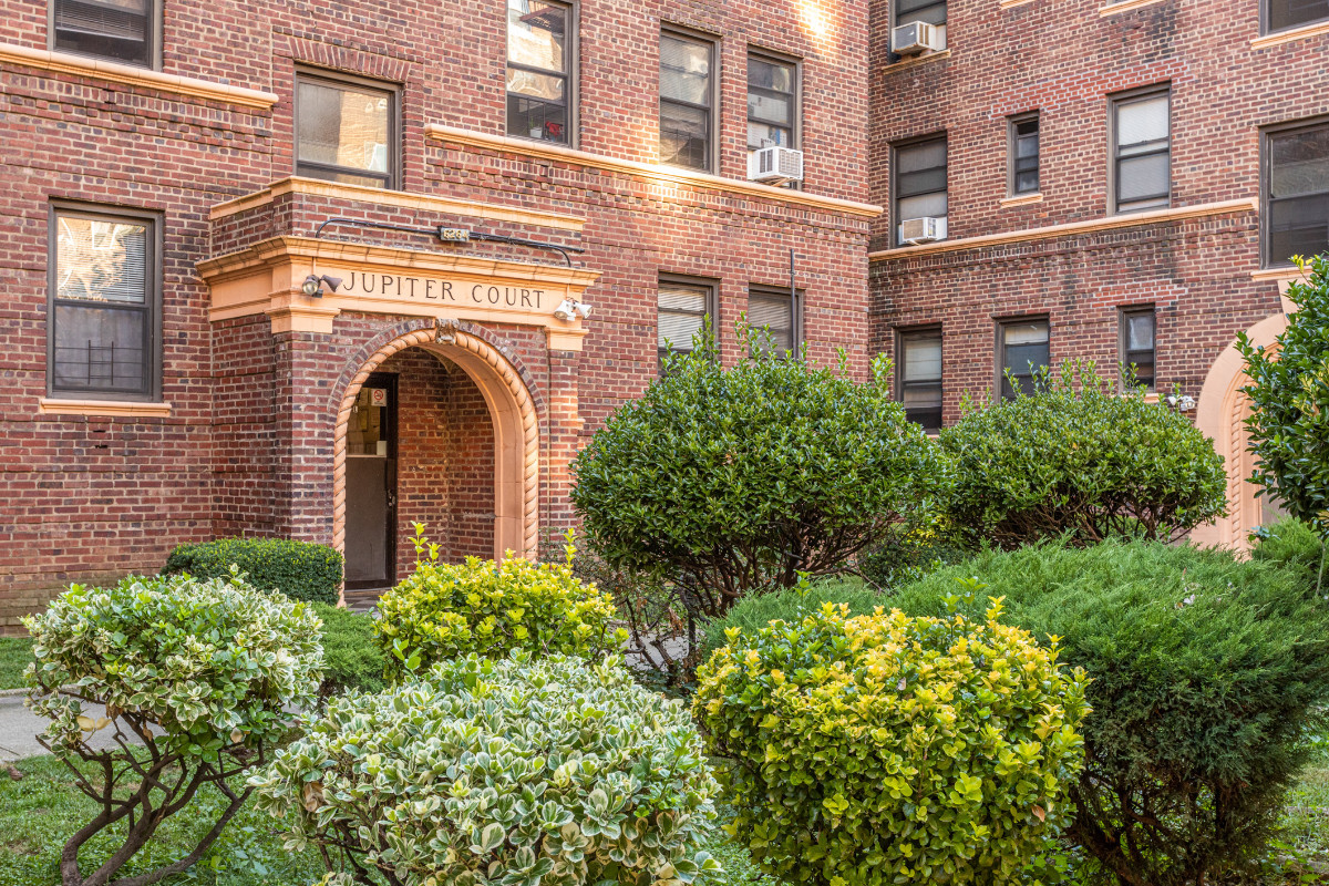 6264 Saunders St. O2 — Level Group