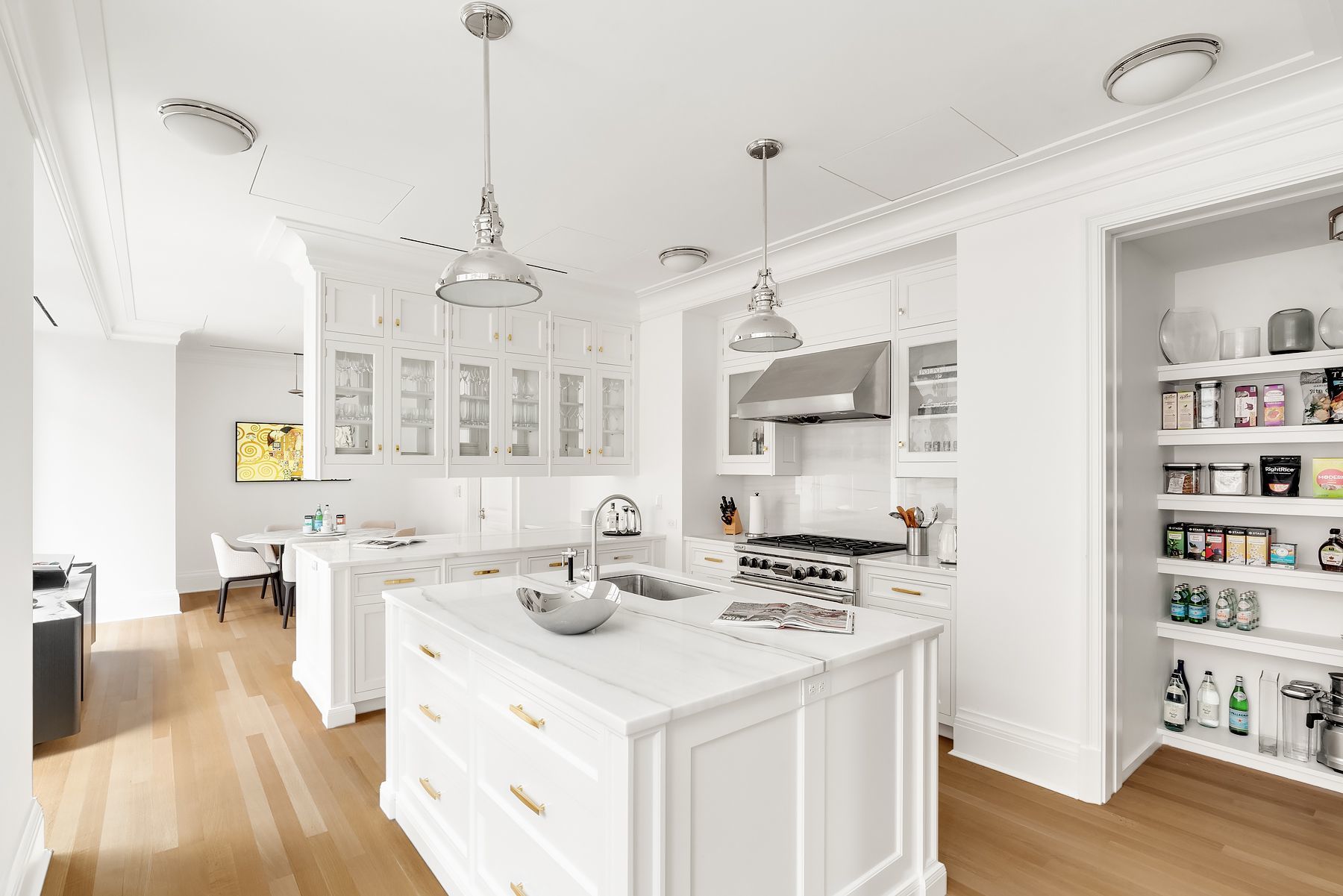 520 Park Avenue Interior Photo