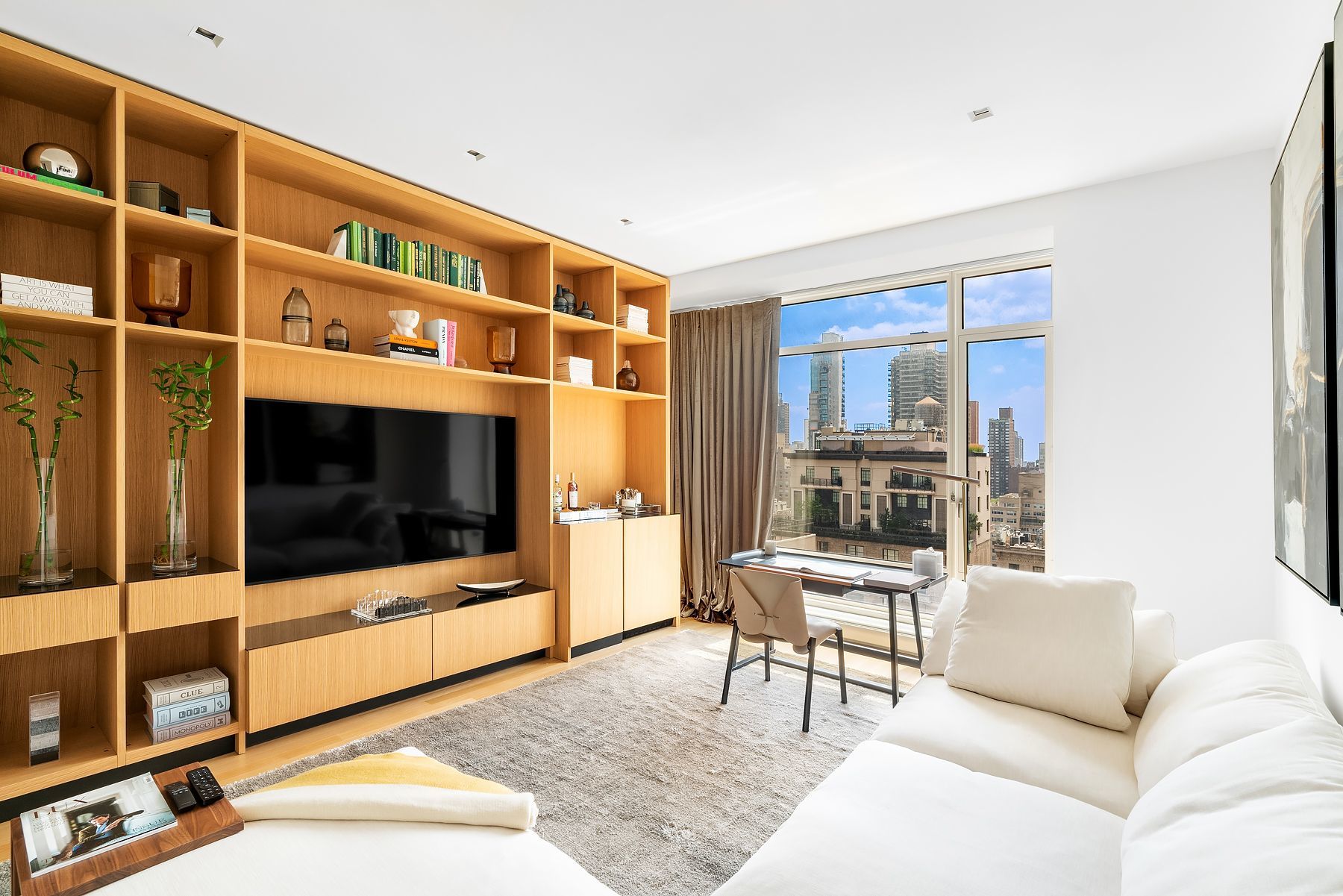 520 Park Avenue Interior Photo
