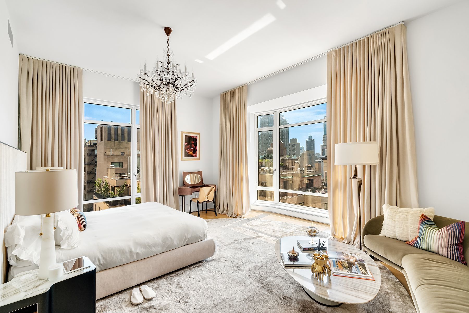 520 Park Avenue Interior Photo
