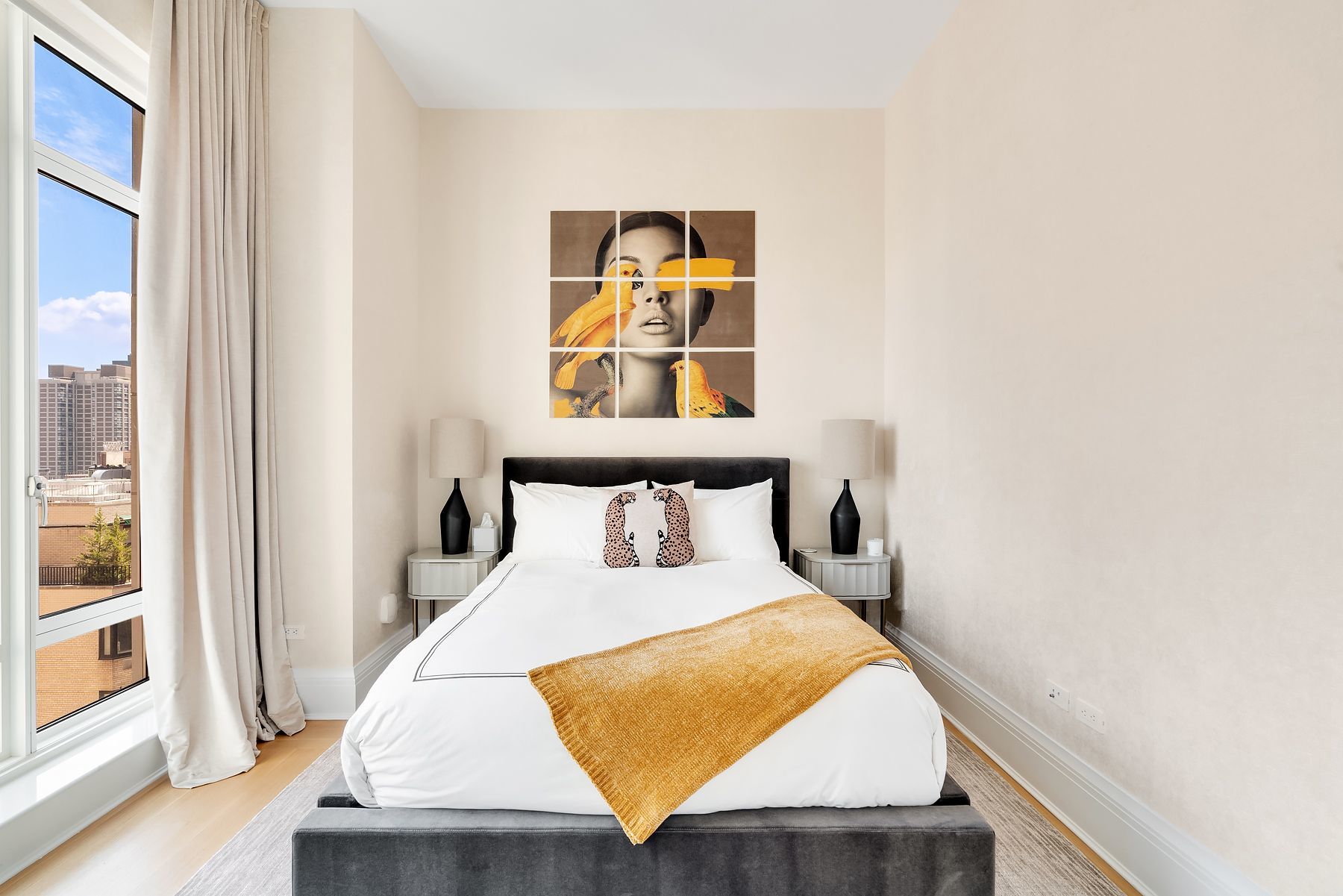 520 Park Avenue Interior Photo