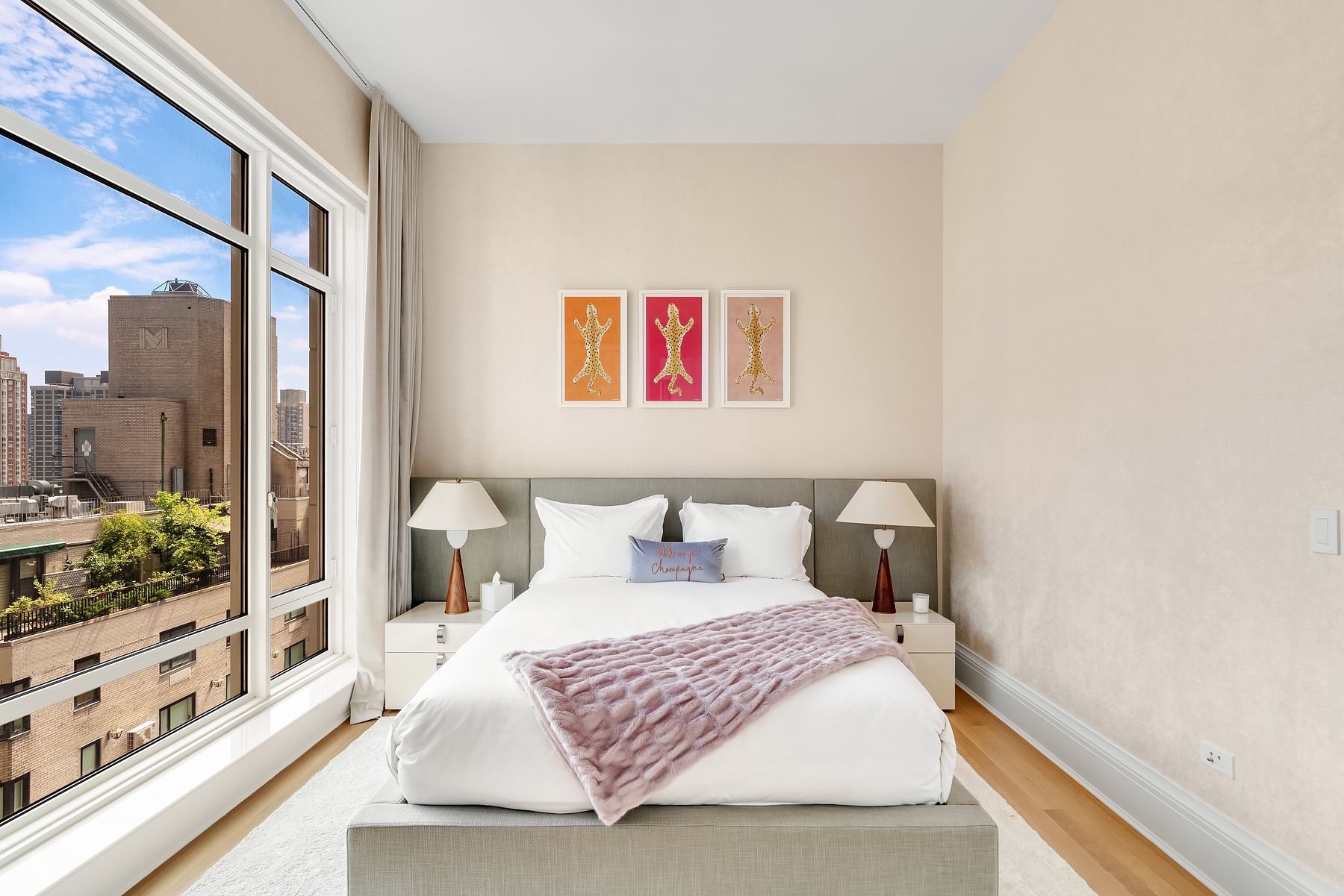 520 Park Avenue Interior Photo