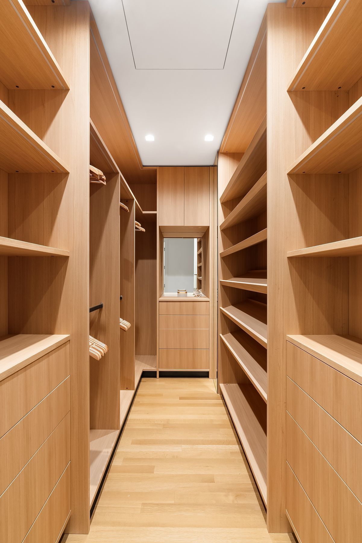 520 Park Avenue Interior Photo
