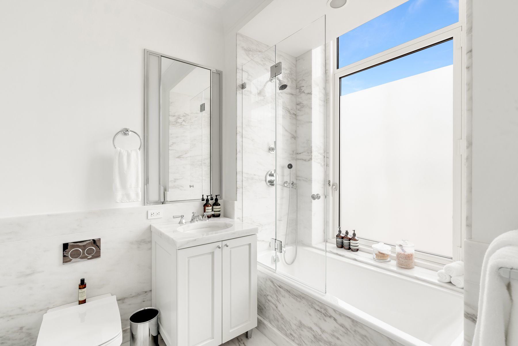 520 Park Avenue Interior Photo