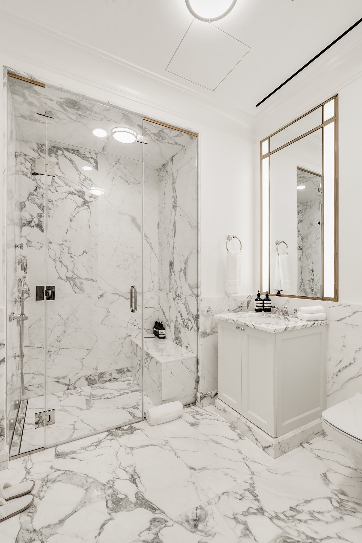520 Park Avenue Interior Photo