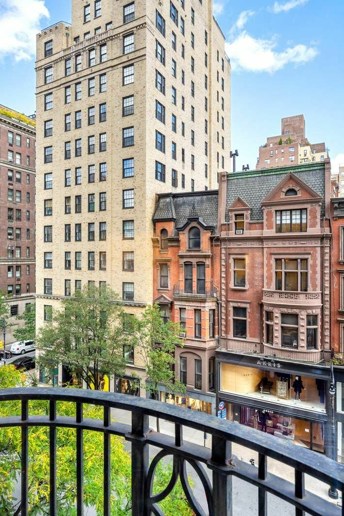 15 East 69th Street, #5B