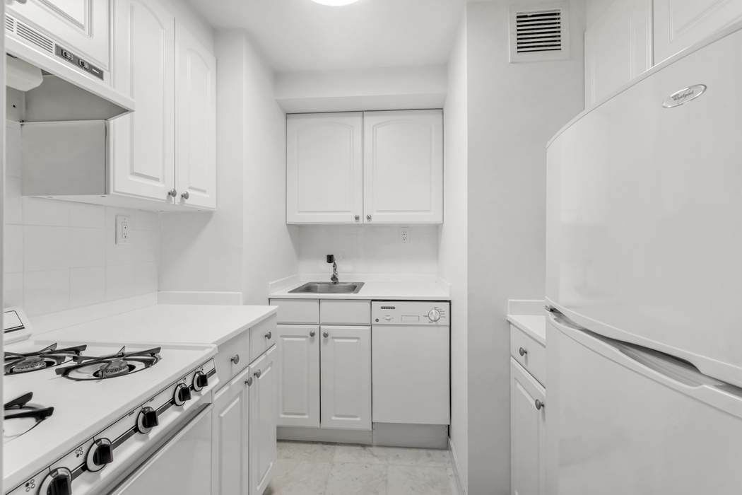 65 Cooper Square, #3G