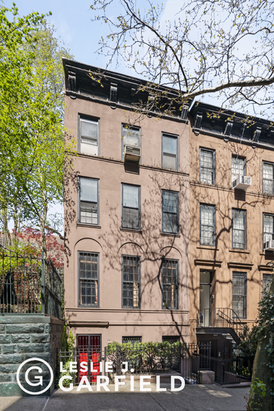 【定価の半額／額縁付】The Library East Village NY 定価の半額／額縁付】The Library East Village NY - メルカリ