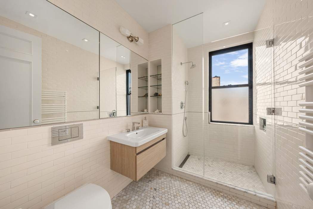 885 W End Avenue, #12AC