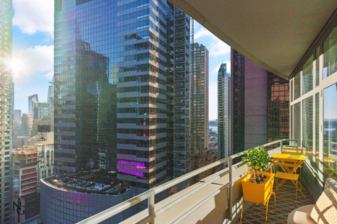 1600 Broadway PH4C Midtown West New York NY 10019