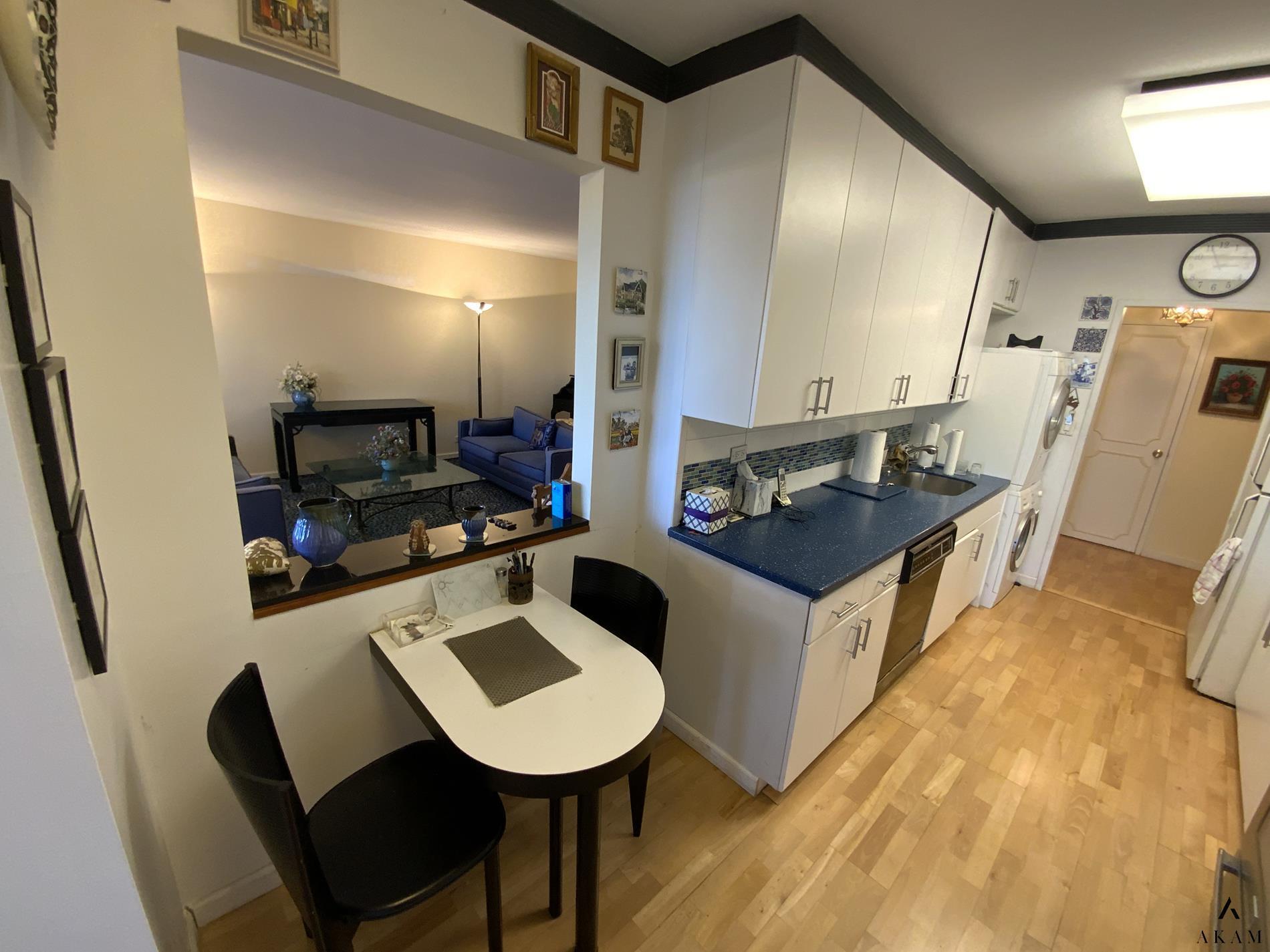 271-10 Grand Central Parkway Glen Oaks Queens NY 11005