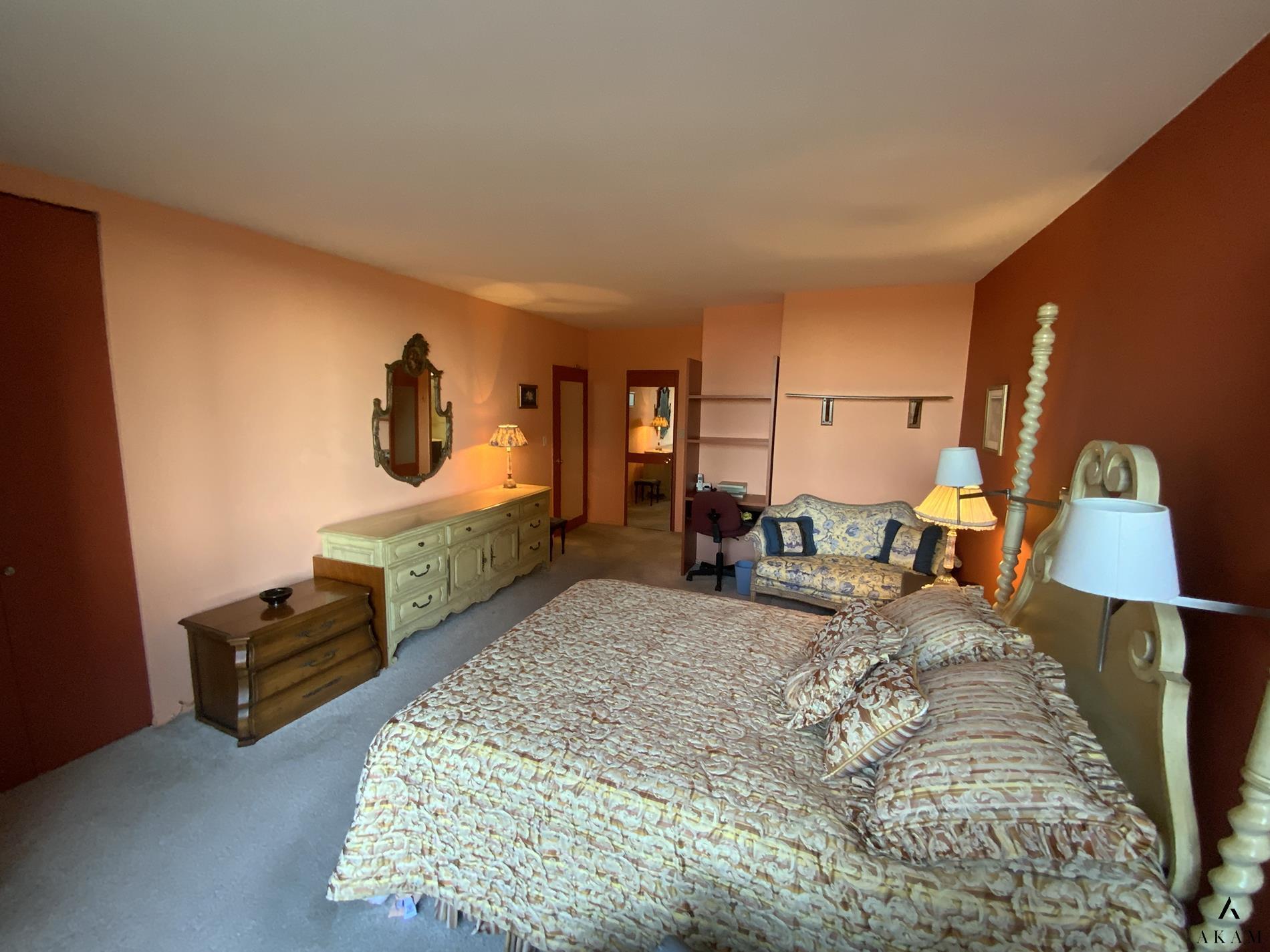 271-10 Grand Central Parkway Glen Oaks Queens NY 11005