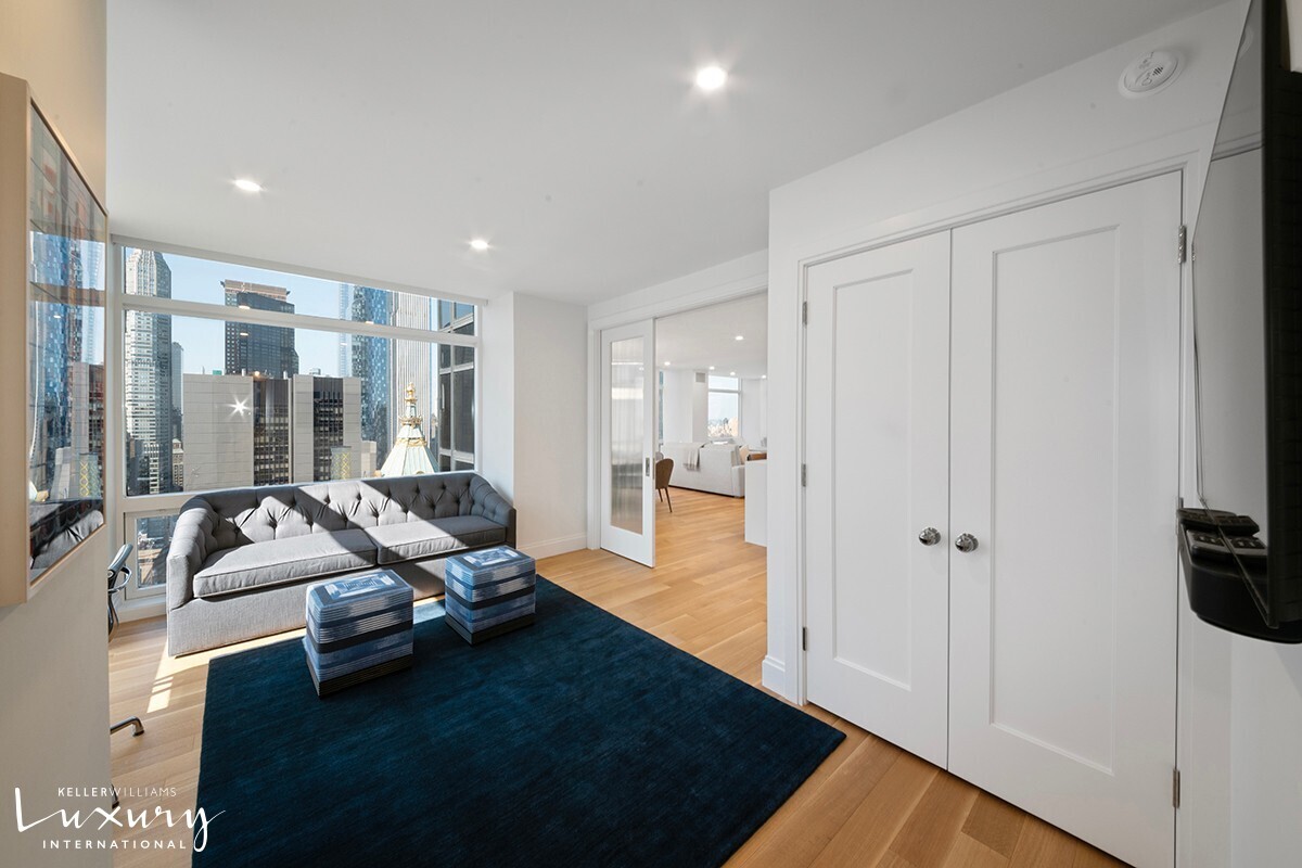 721 Fifth Avenue Midtown East New York NY 10022