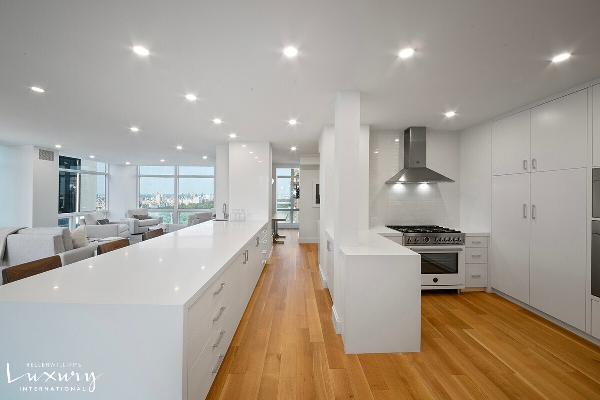 721 Fifth Avenue Midtown East New York NY 10022