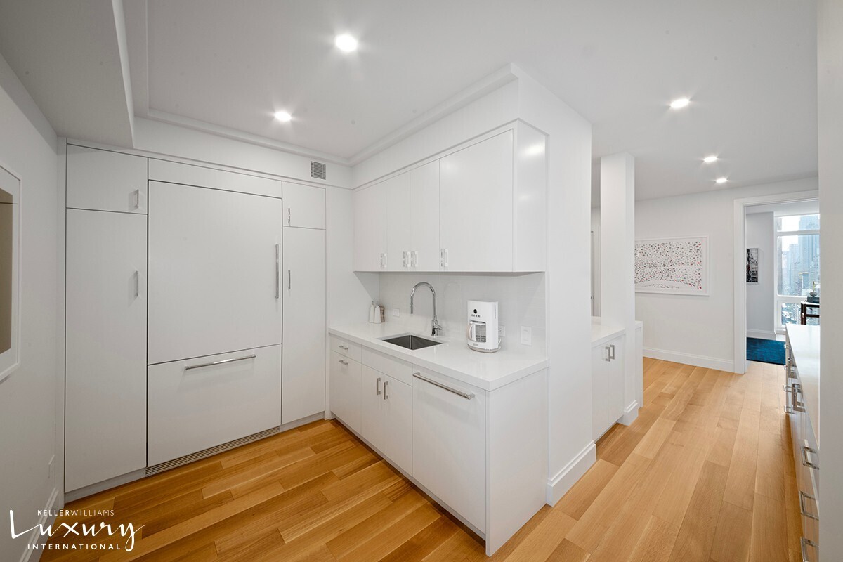 721 Fifth Avenue Midtown East New York NY 10022
