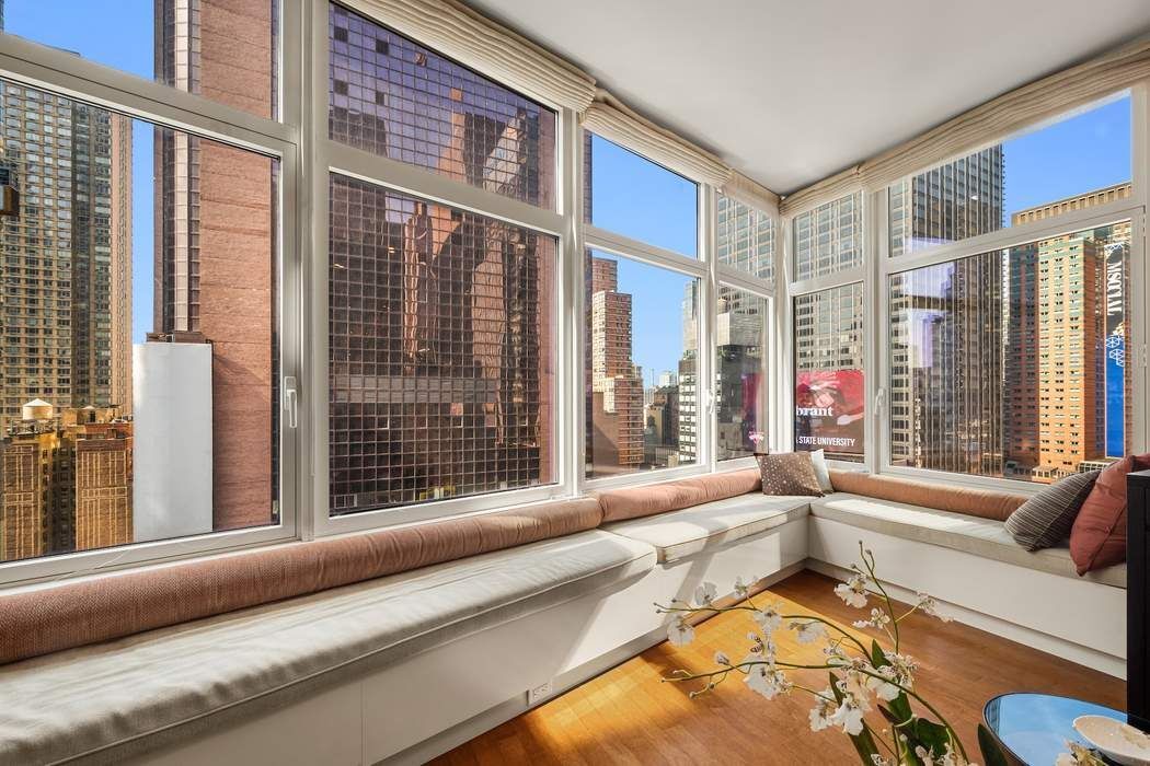 1600 Broadway Midtown West New York NY 10019