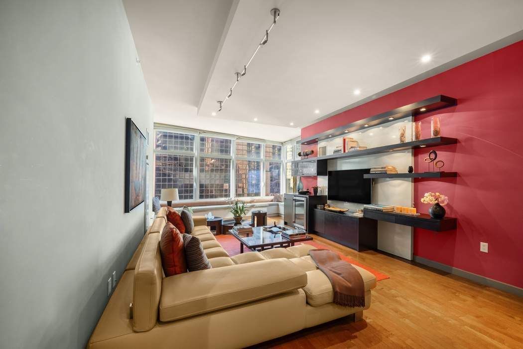 1600 Broadway Midtown West New York NY 10019
