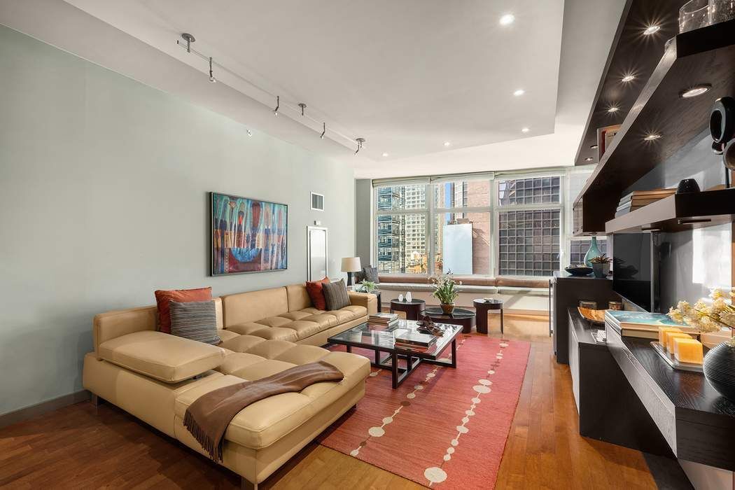 1600 Broadway Midtown West New York NY 10019