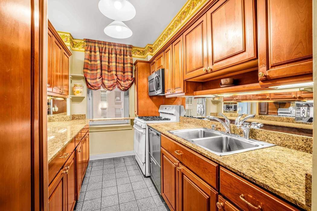 1056 Fifth Avenue Carnegie Hill New York NY 10028