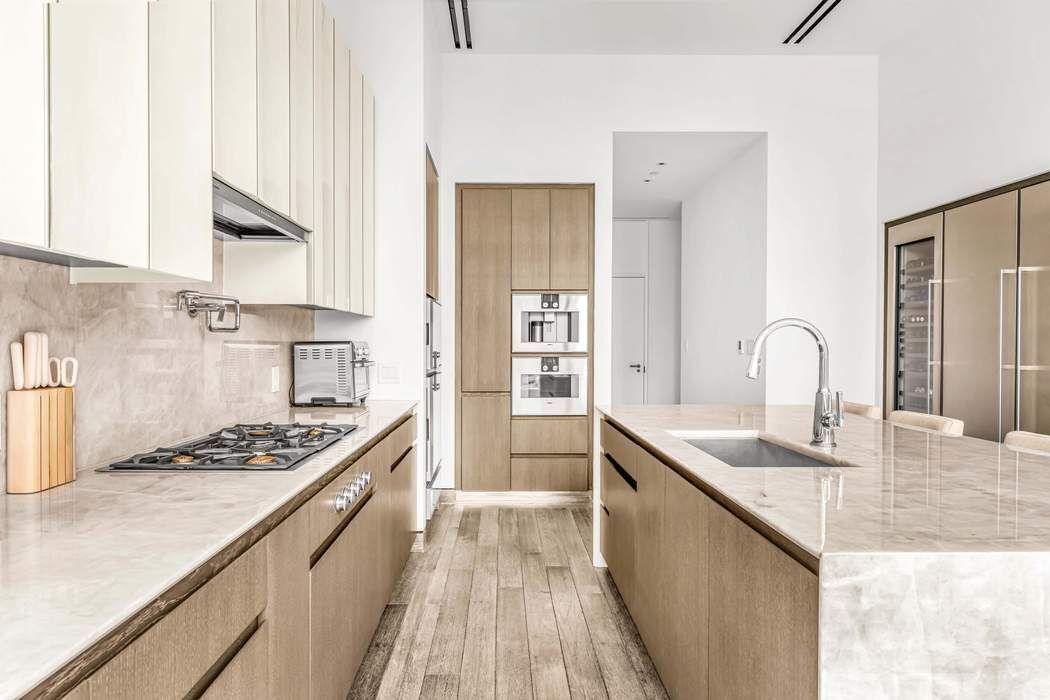 111 West 57th Street Midtown West New York NY 10019