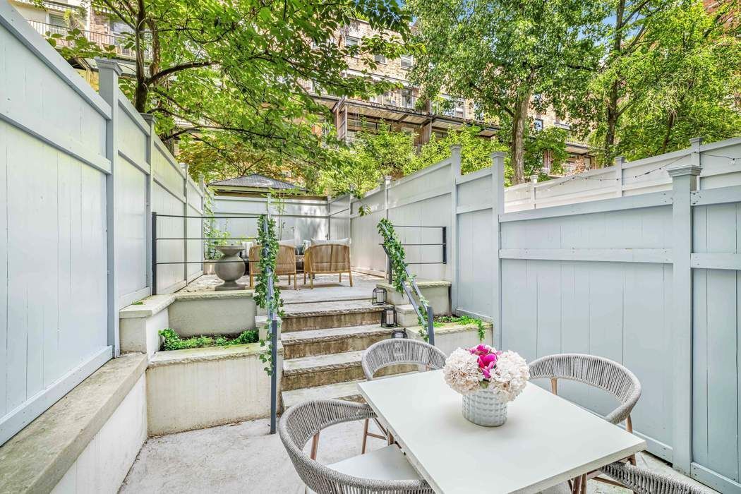 453 West 22nd Street Chelsea New York NY 10011