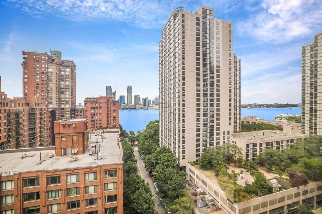 250 South End Avenue 15B Battery Park City New York NY 10280