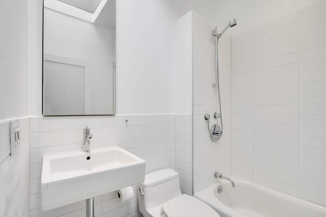 425 West 21st Street 4 Chelsea New York NY 10011