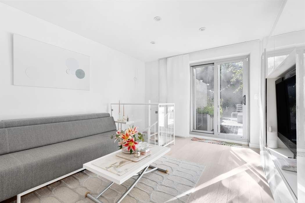 236 North 7th Street 1R Williamsburg Brooklyn NY 11211