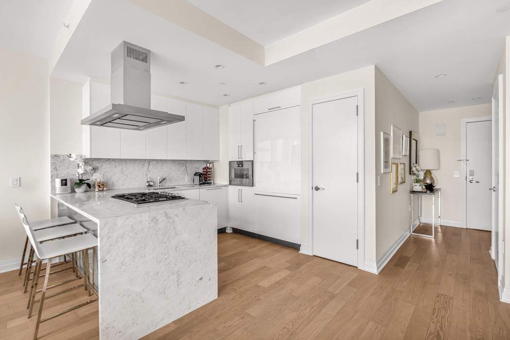 460 West 42nd Street 54M Clinton New York NY 10036
