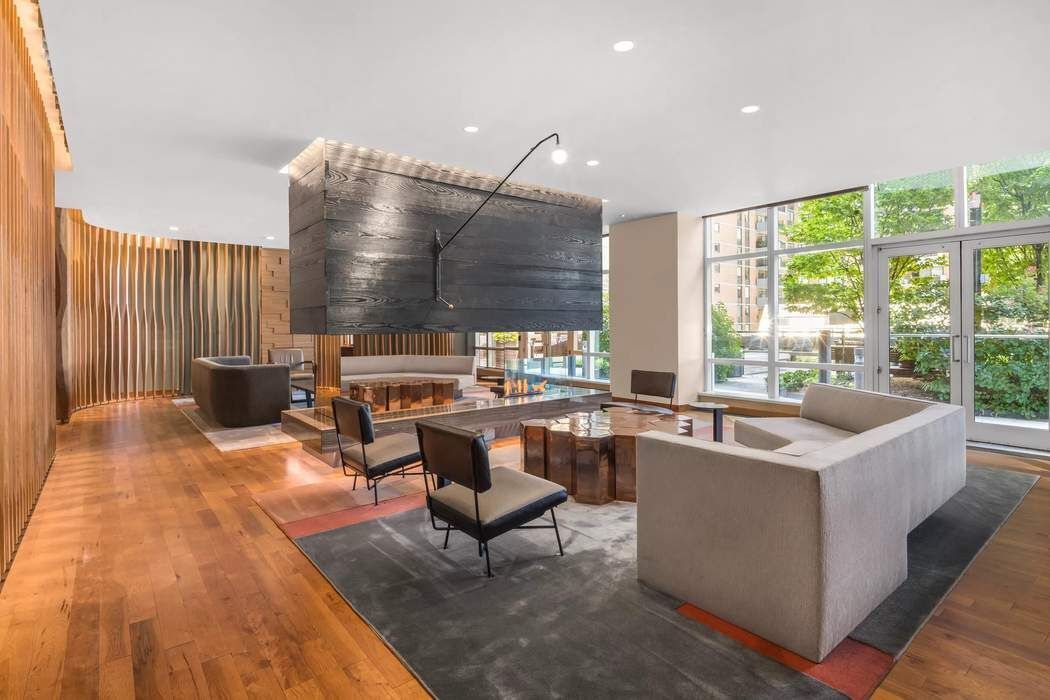 460 West 42nd Street 54M Clinton New York NY 10036