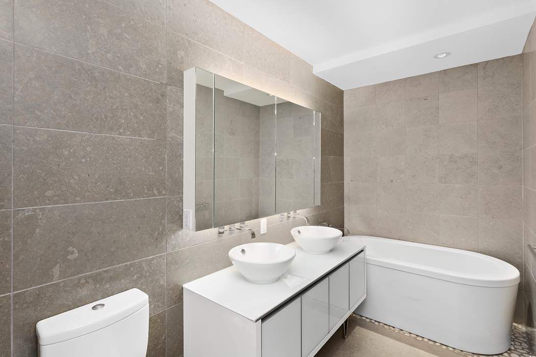 247 West 46th Street 3303 Midtown West New York NY 10036