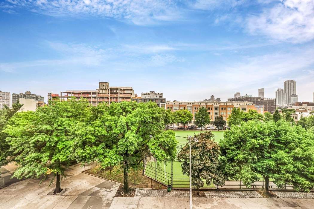 11-25 45th Avenue 6G Long Island City Queens NY 11101