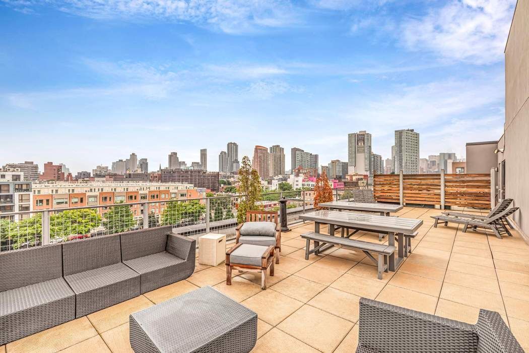 11-25 45th Avenue 6G Long Island City Queens NY 11101