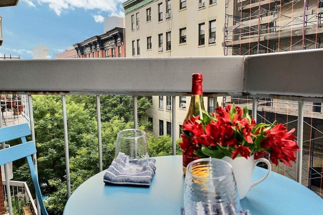 184 Thompson Street 3J Greenwich Village New York NY 10012
