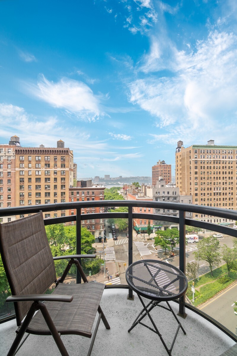 272 West 107th Street Manhattan Valley New York NY 10025