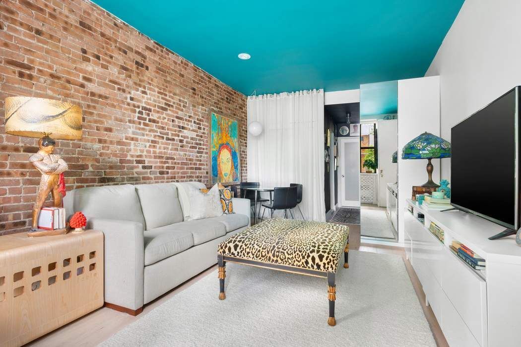 453 West 43rd Street 1B Clinton New York NY 10036