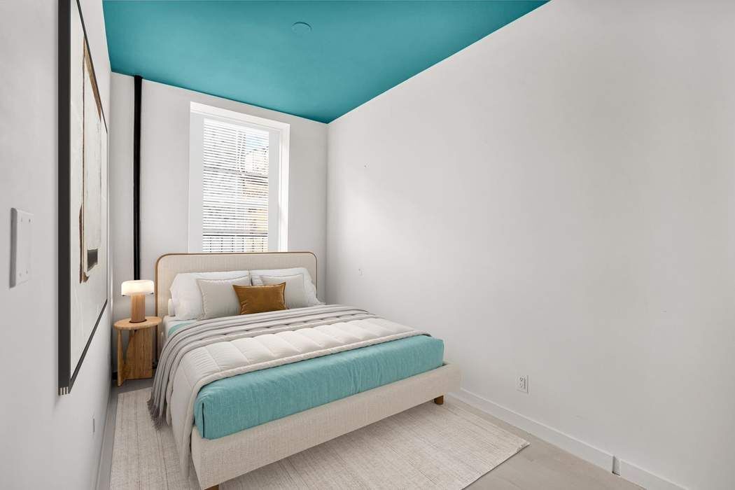 101 Thompson Street 19 Soho New York NY 10012