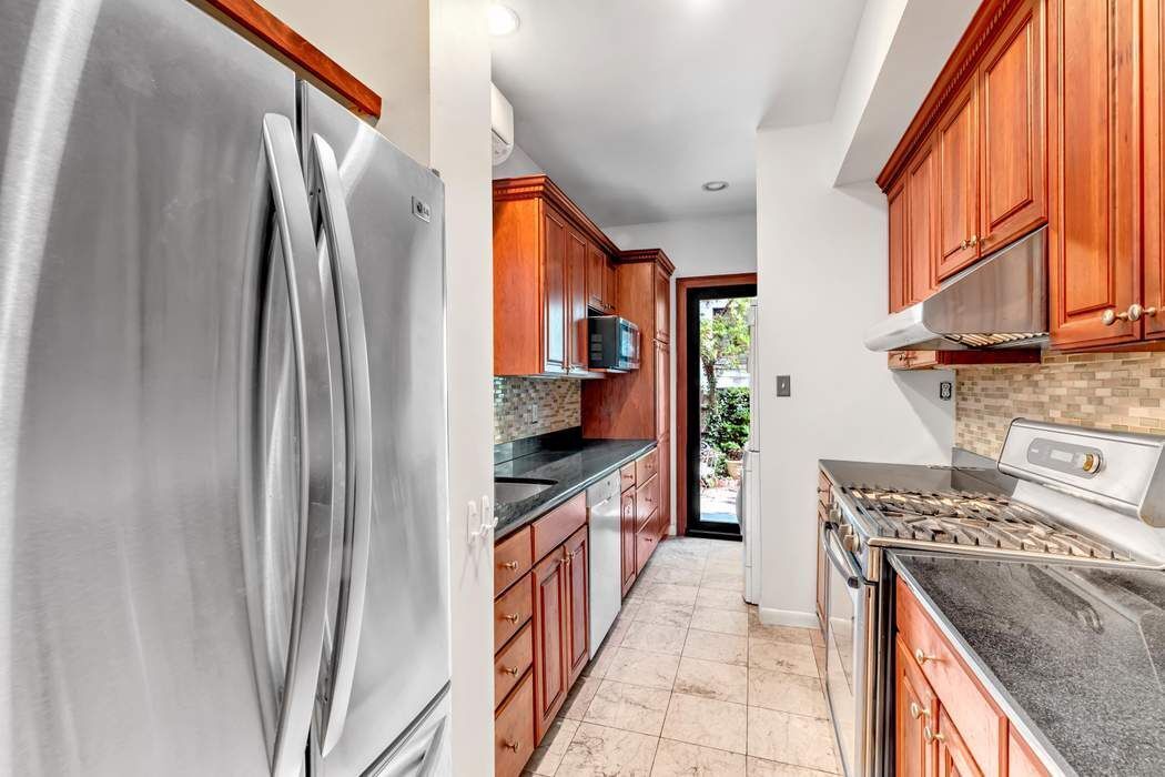 27 West 90th Street Upper West Side New York NY 10024