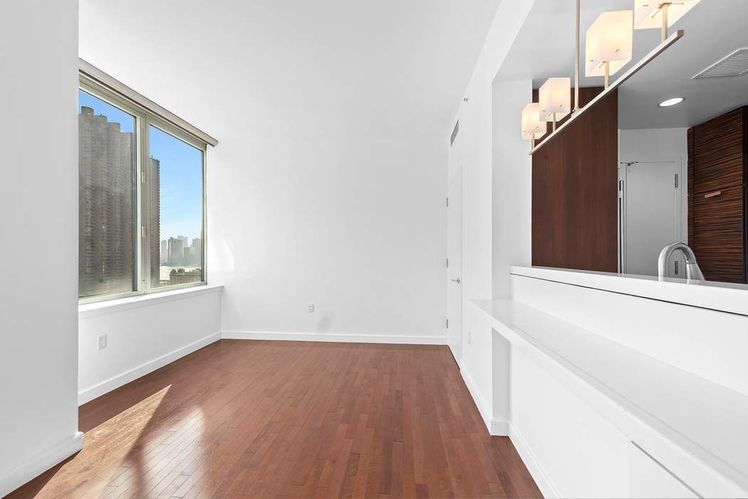 225 East 34th Street Murray Hill New York NY 10016