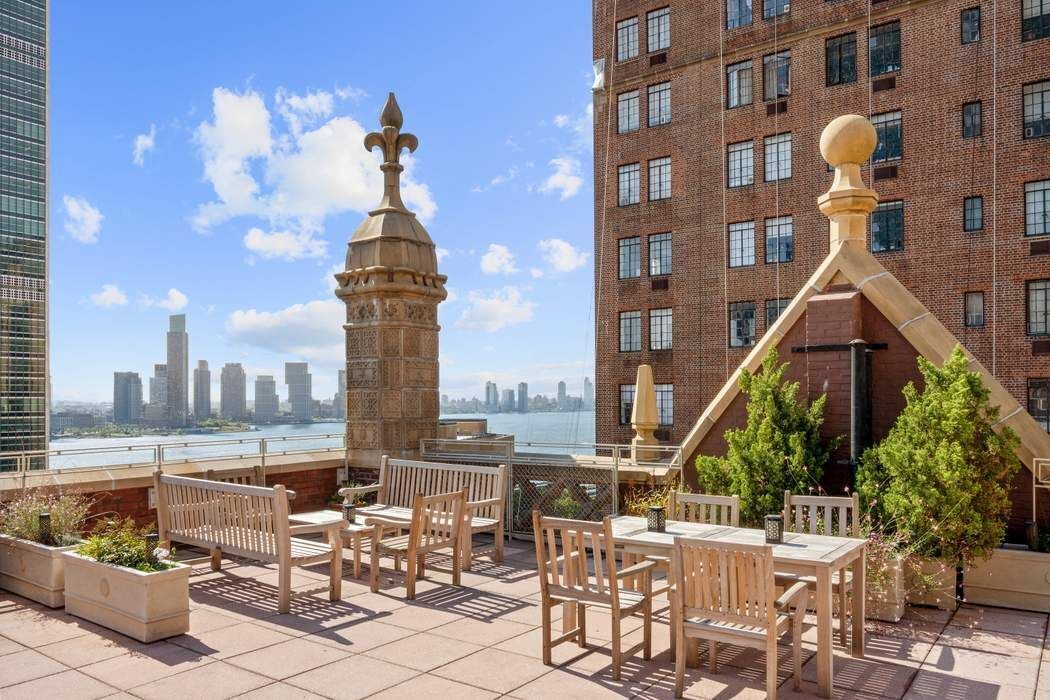 333 East 43rd Street Turtle Bay New York NY 10017