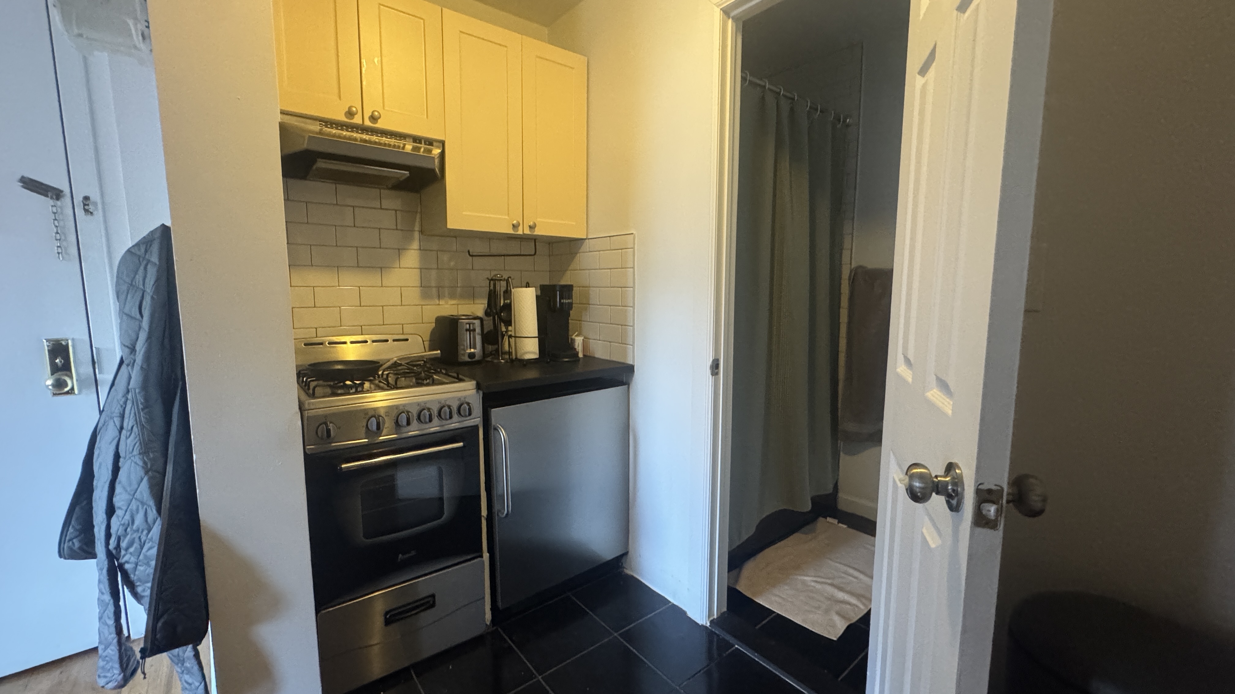 18 Cornelia Street 16 Greenwich Village New York NY 10011