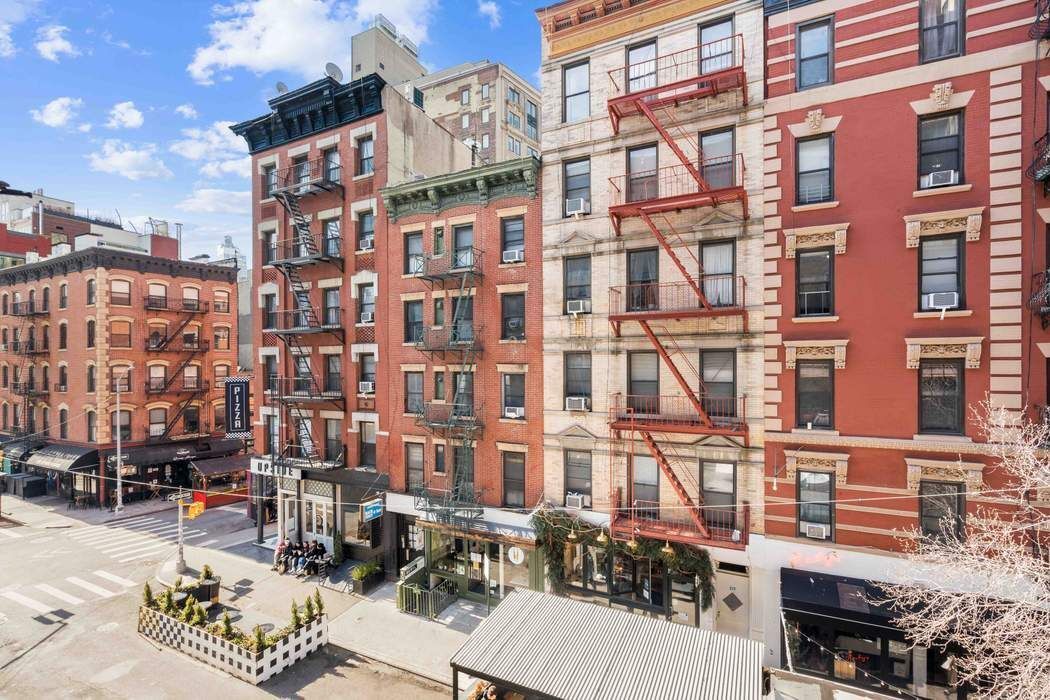 214 Mulberry Street Little Italy New York NY 10012