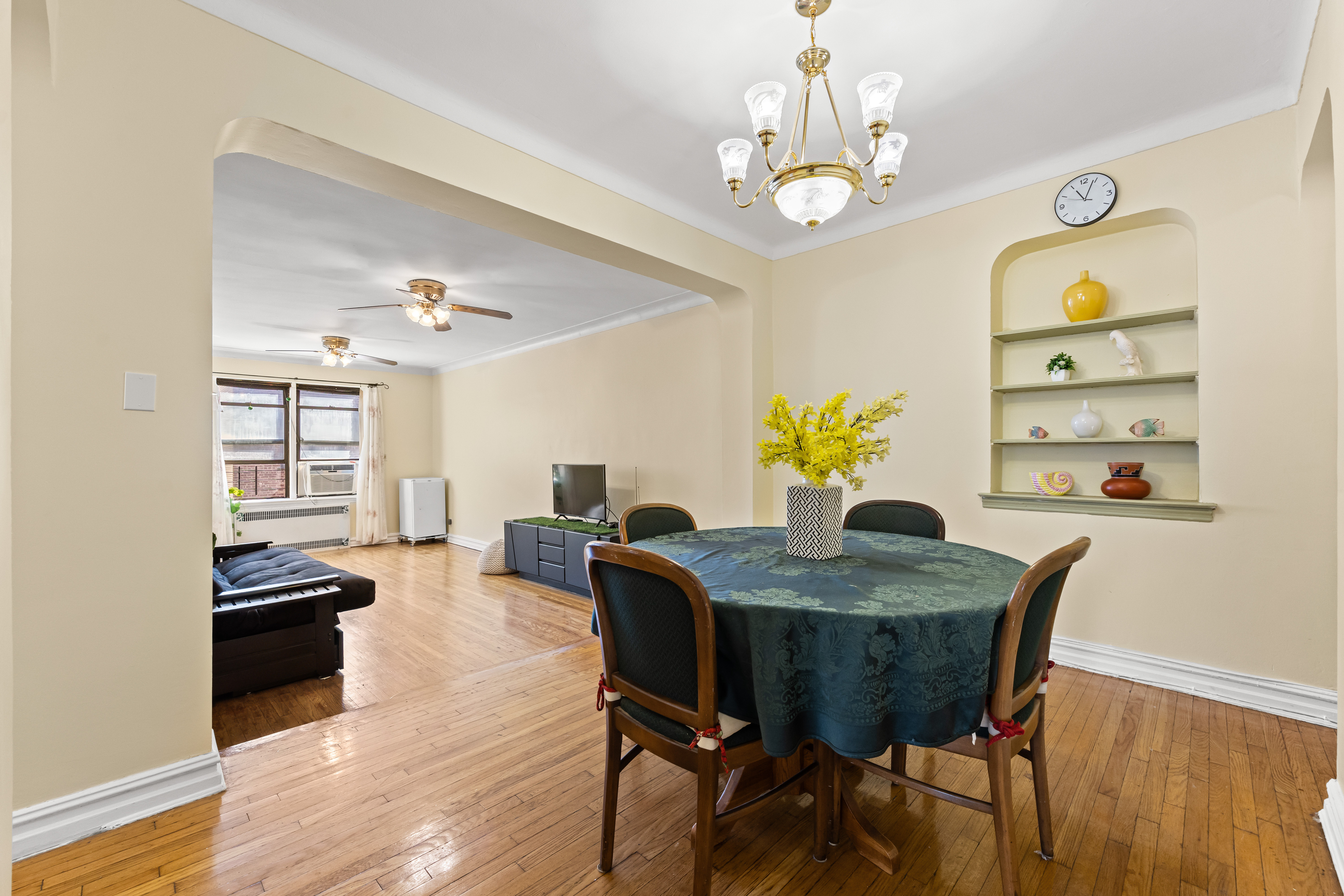 35-35 75th Street 522 Jackson Heights Queens NY 11372
