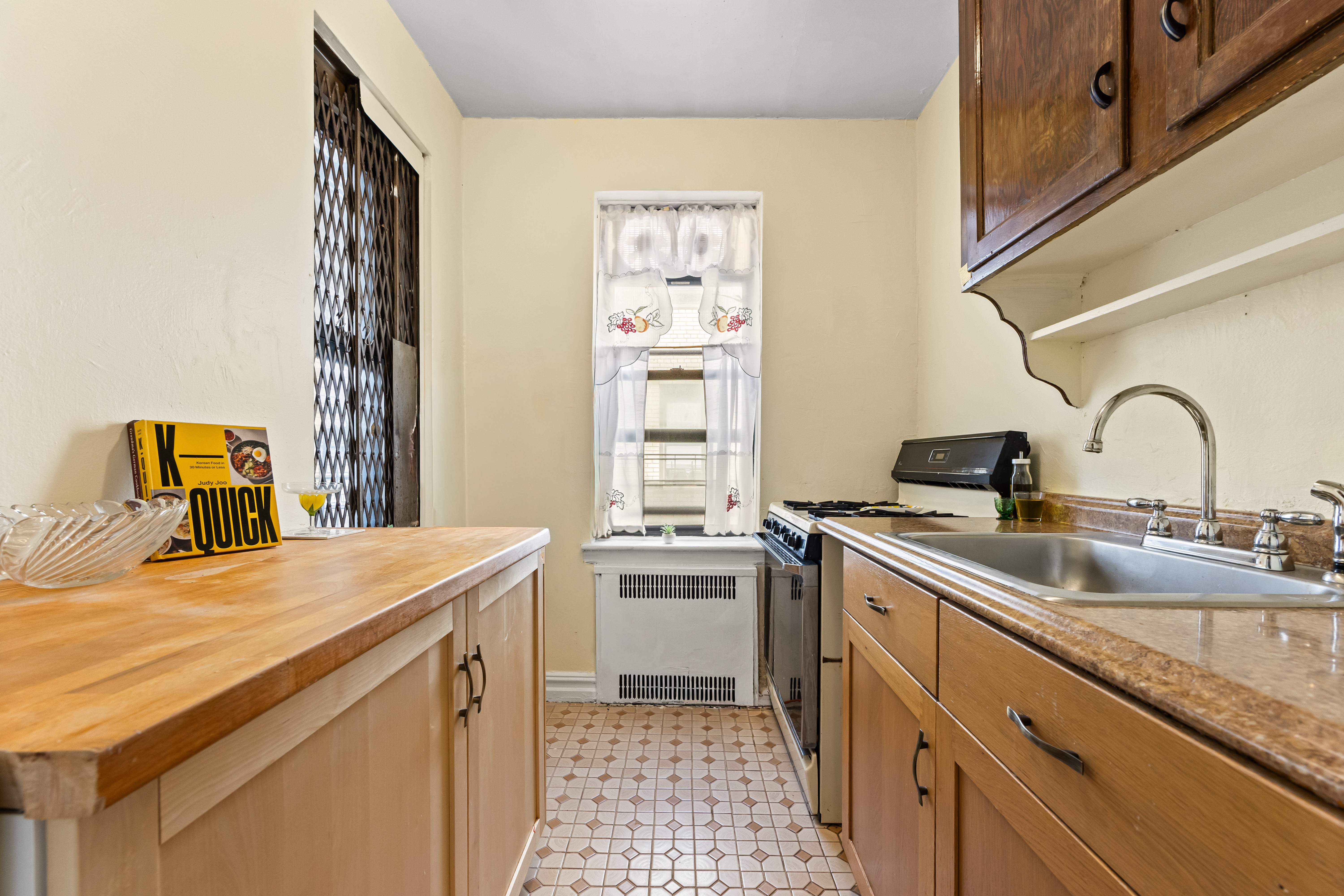 35-35 75th Street 522 Jackson Heights Queens NY 11372