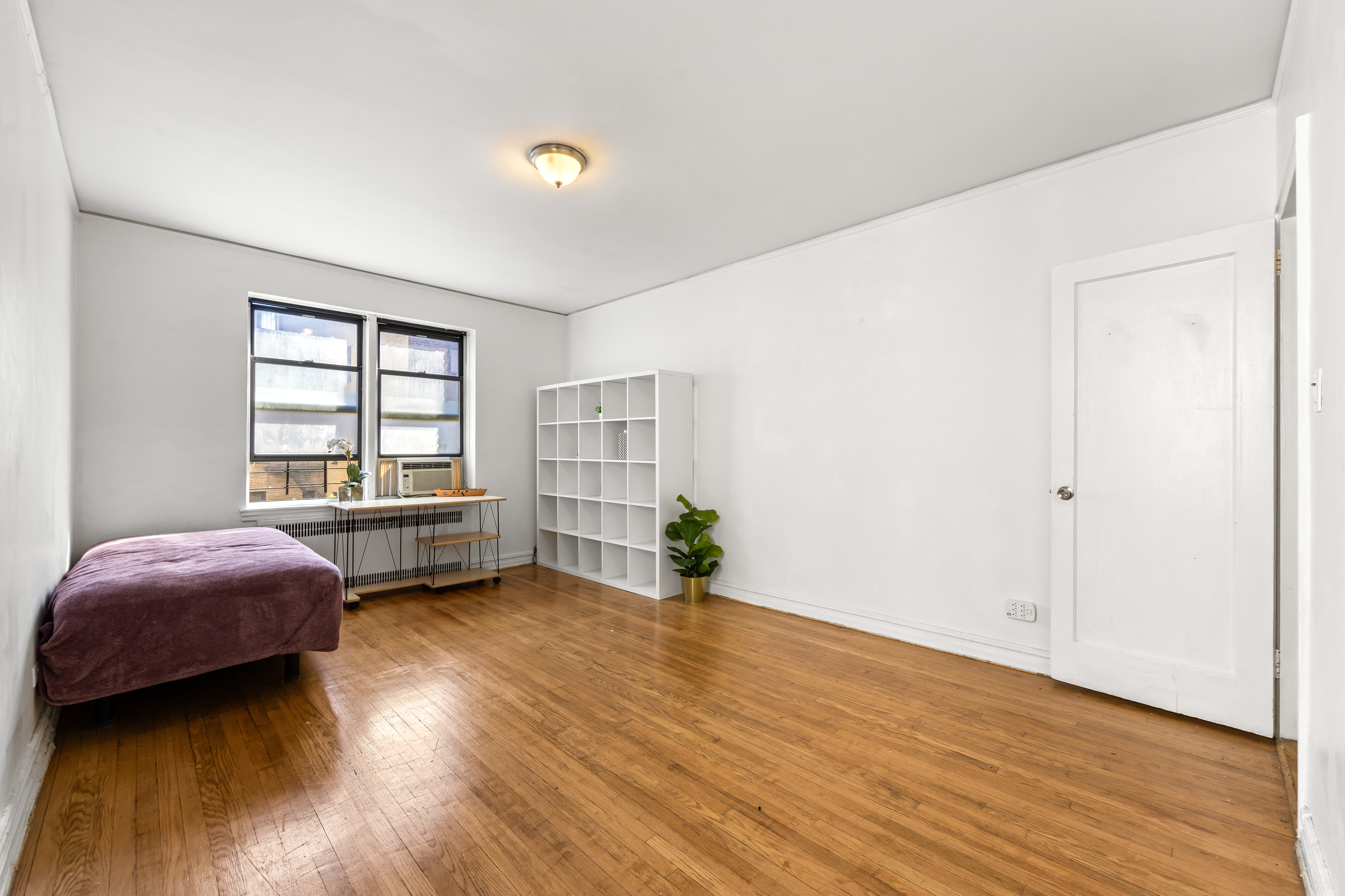 35-35 75th Street 522 Jackson Heights Queens NY 11372