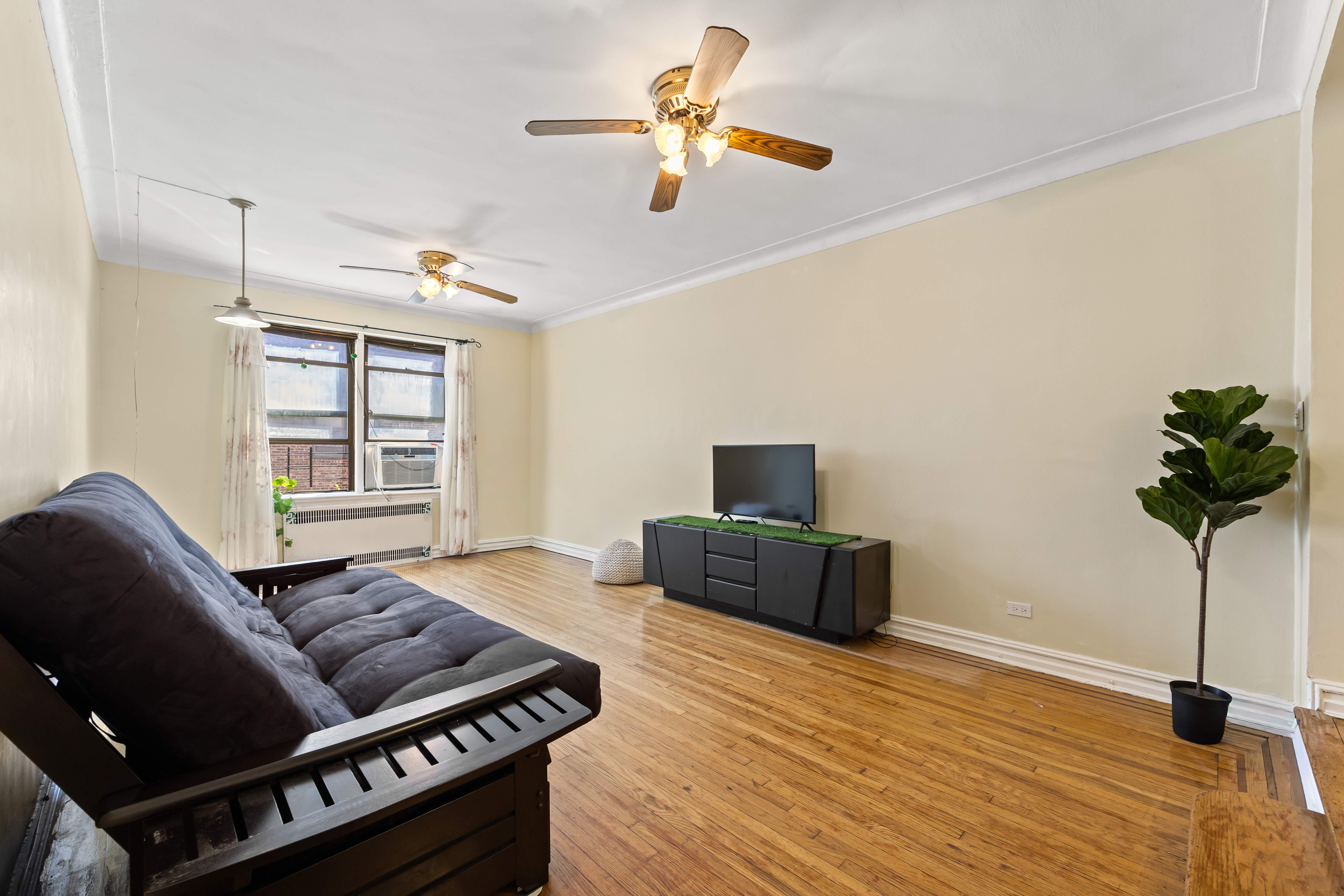35-35 75th Street 522 Jackson Heights Queens NY 11372