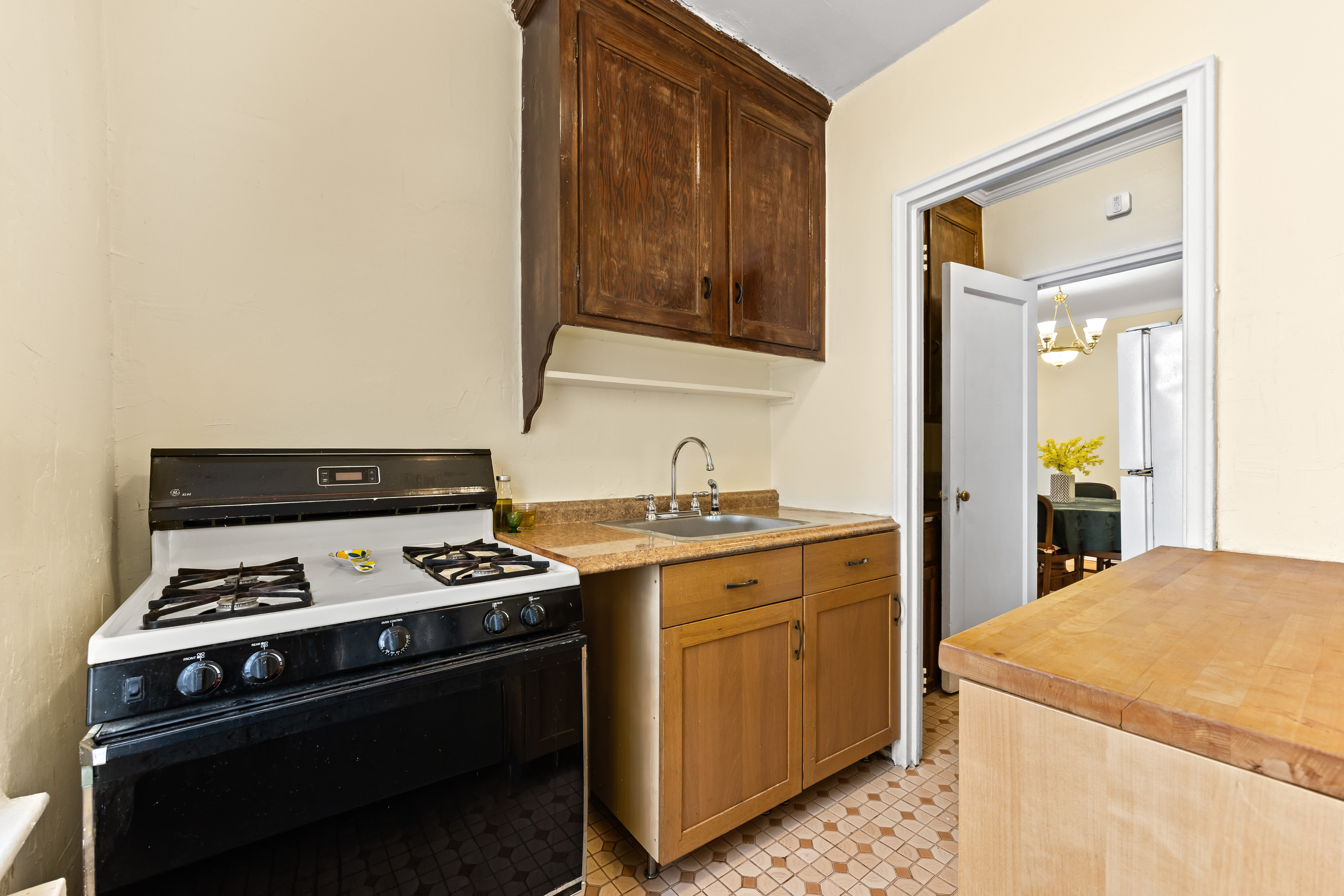 35-35 75th Street 522 Jackson Heights Queens NY 11372
