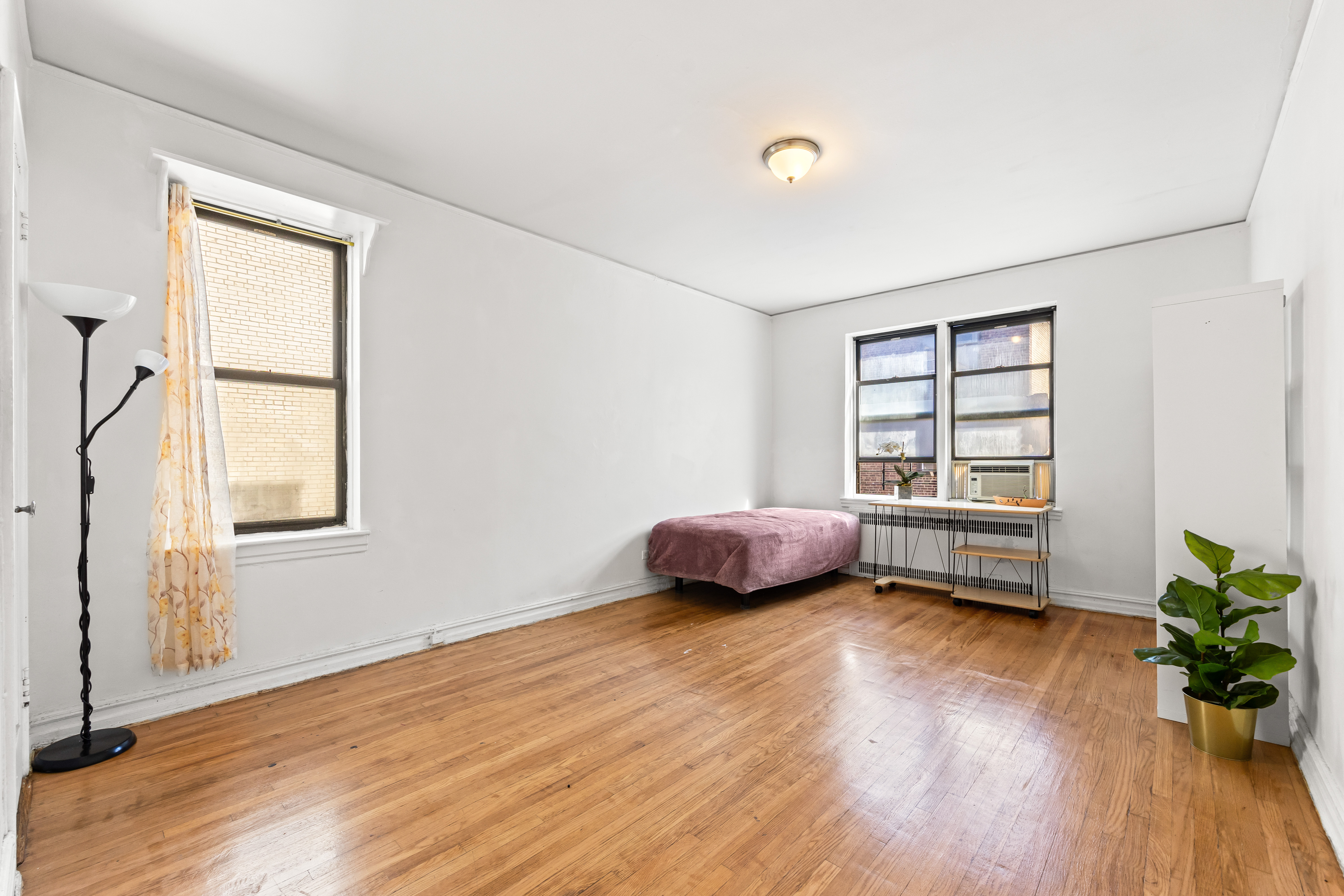 35-35 75th Street 522 Jackson Heights Queens NY 11372