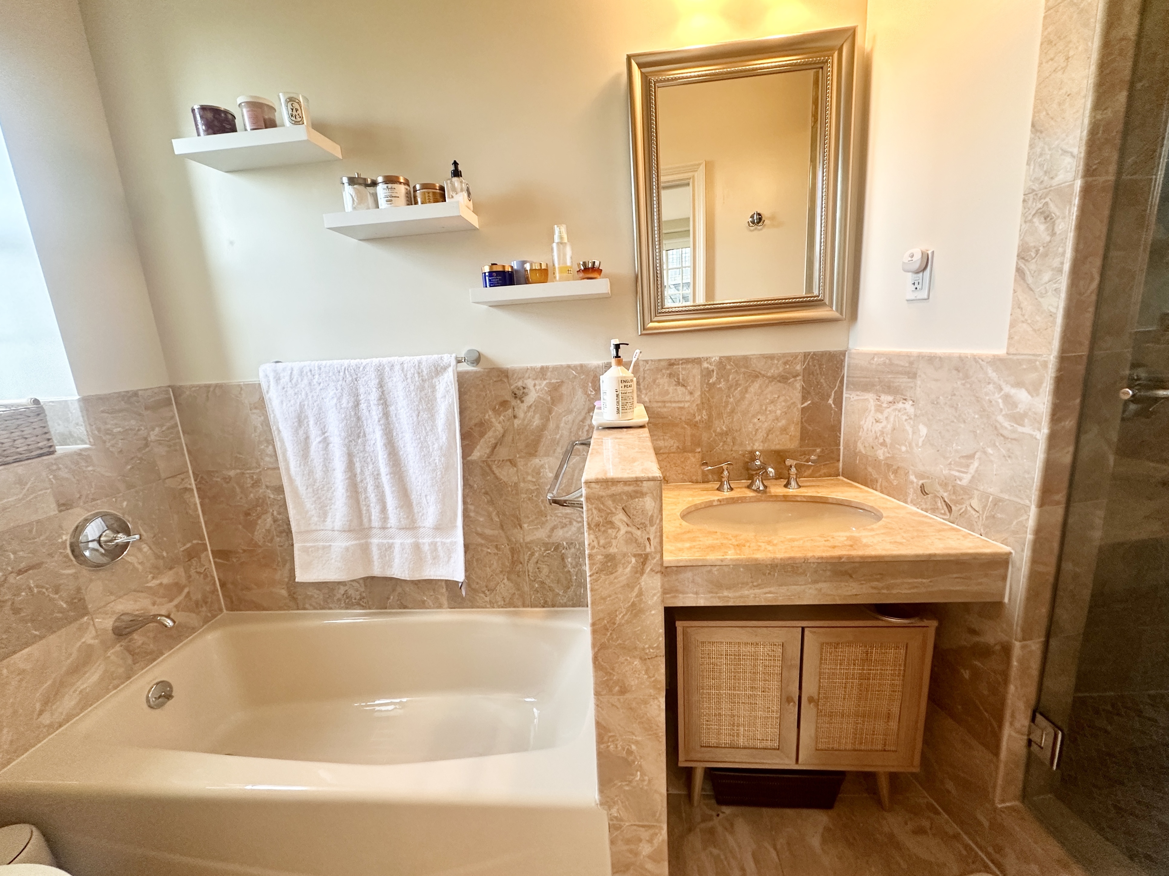 9229 Shore Road 4E Fort Hamilton Brooklyn NY 11209