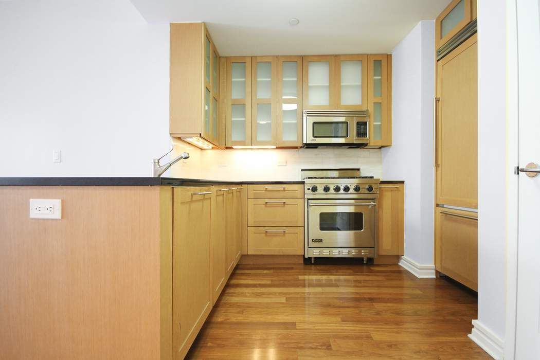 200 West End Avenue Lincoln Square New York NY 10023